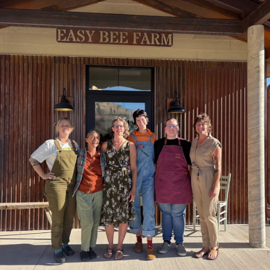 Easy Bee Farm Team photo